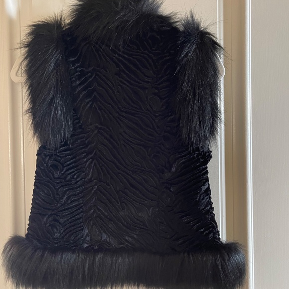 EUC bebe faux fur vest - S/P - Picture 3 of 5